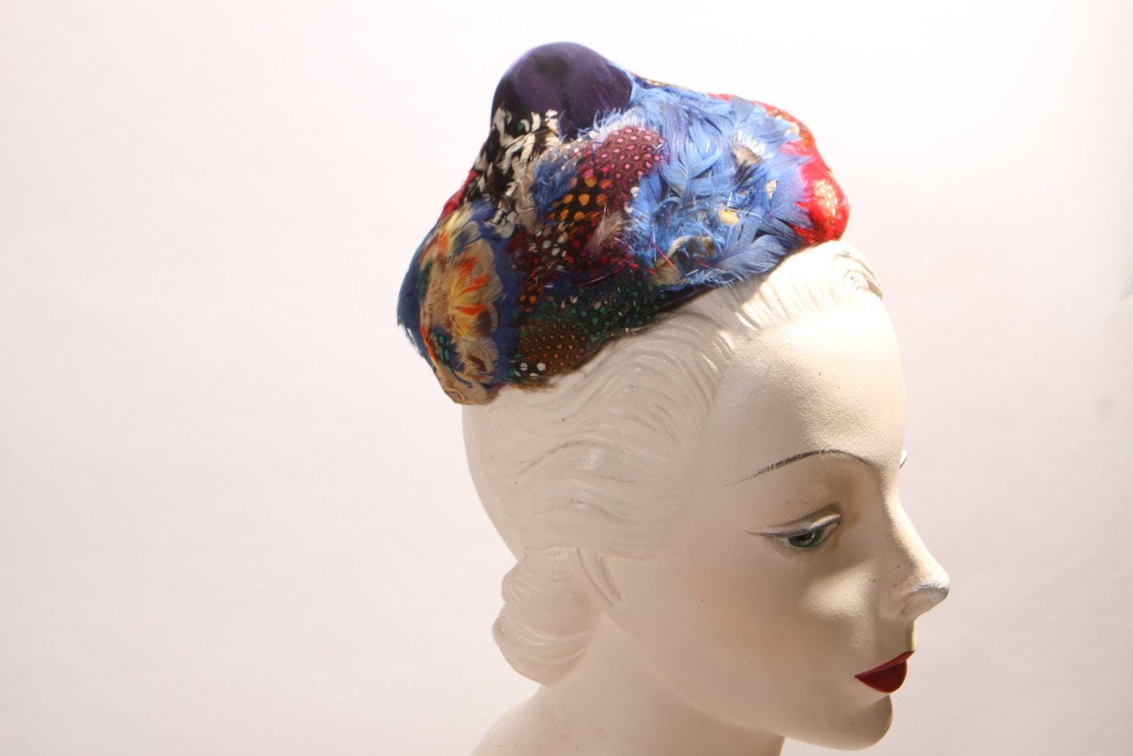 1950s 1960s Multi-colored Feather Pointed Top Formal Hat by  display picture 2