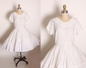 Late 1950s Early 1960s White Short Sleeve Fit and Flare Square Dance Western Dress -L