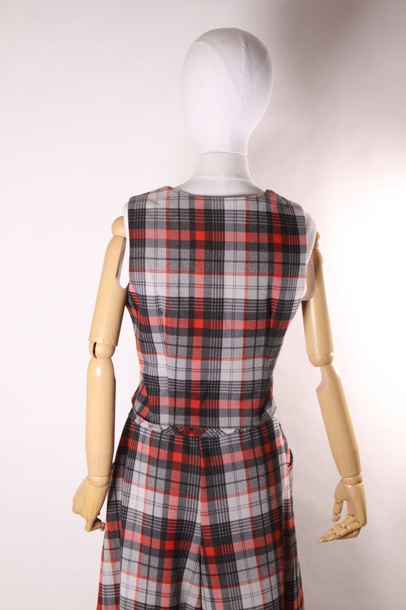 1970s Red, Gray and Black Plaid Sleeveless Button… - image 7