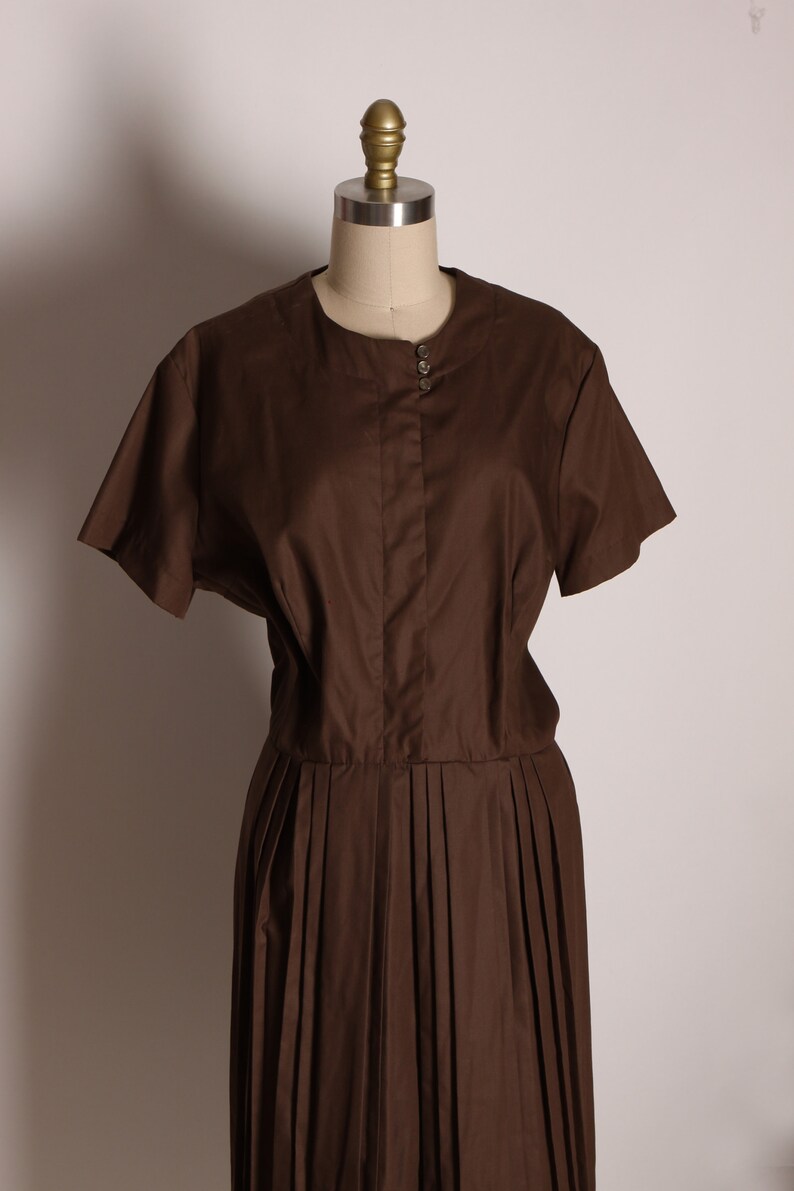 1950s Chocolate Brown Short Sleeve Button Up Shirtdress Plus Size Volup Dress by Georgia Griffin Fashions 2XL image 2