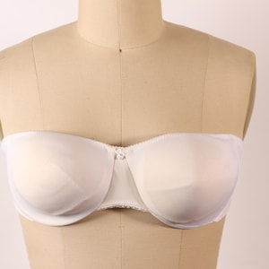 1970s White Strapless Bra by Flexnit-38B