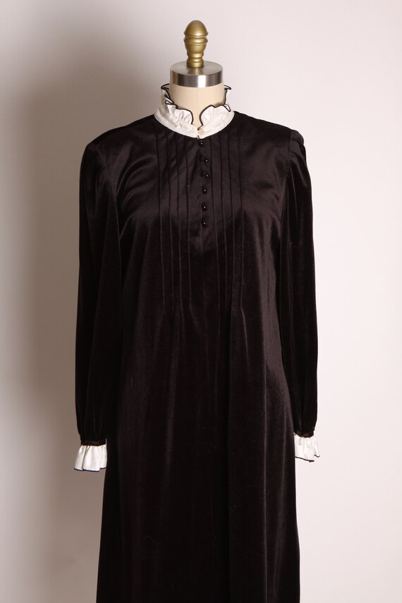 1970s Black Velvet Long Sleeve White Ruffle Colla… - image 2