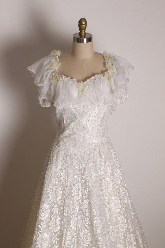 1970s White Lace Short Sleeve Off the Shoulder Pe… - image 2