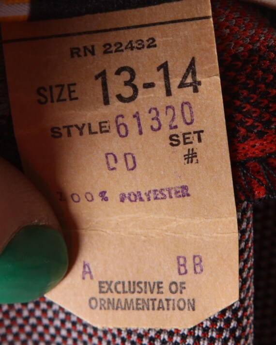 1970s Red, Gray and Black Plaid Sleeveless Button… - image 10