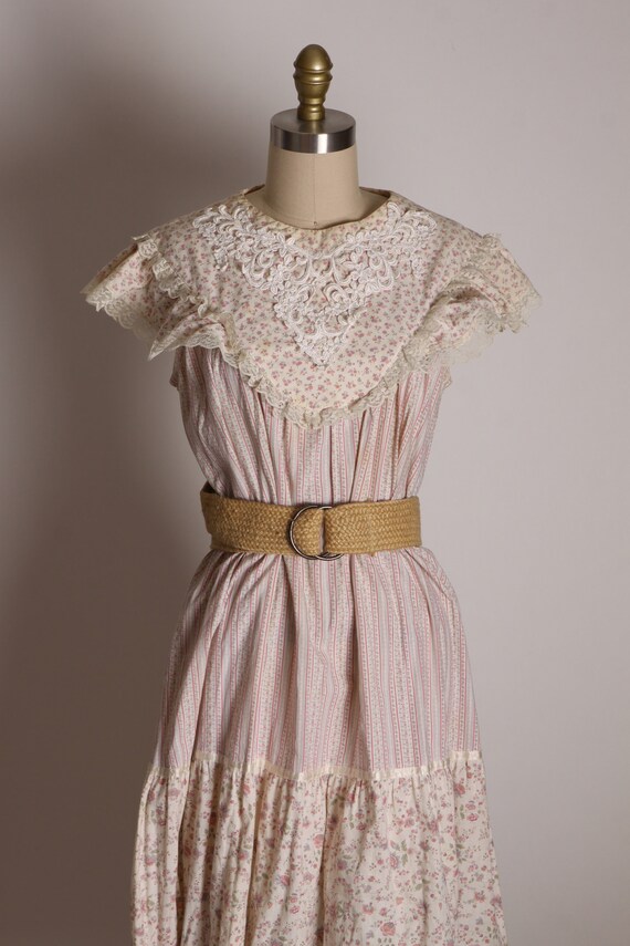 1970s Pink and Tan Floral White Embroidered Lace … - image 3