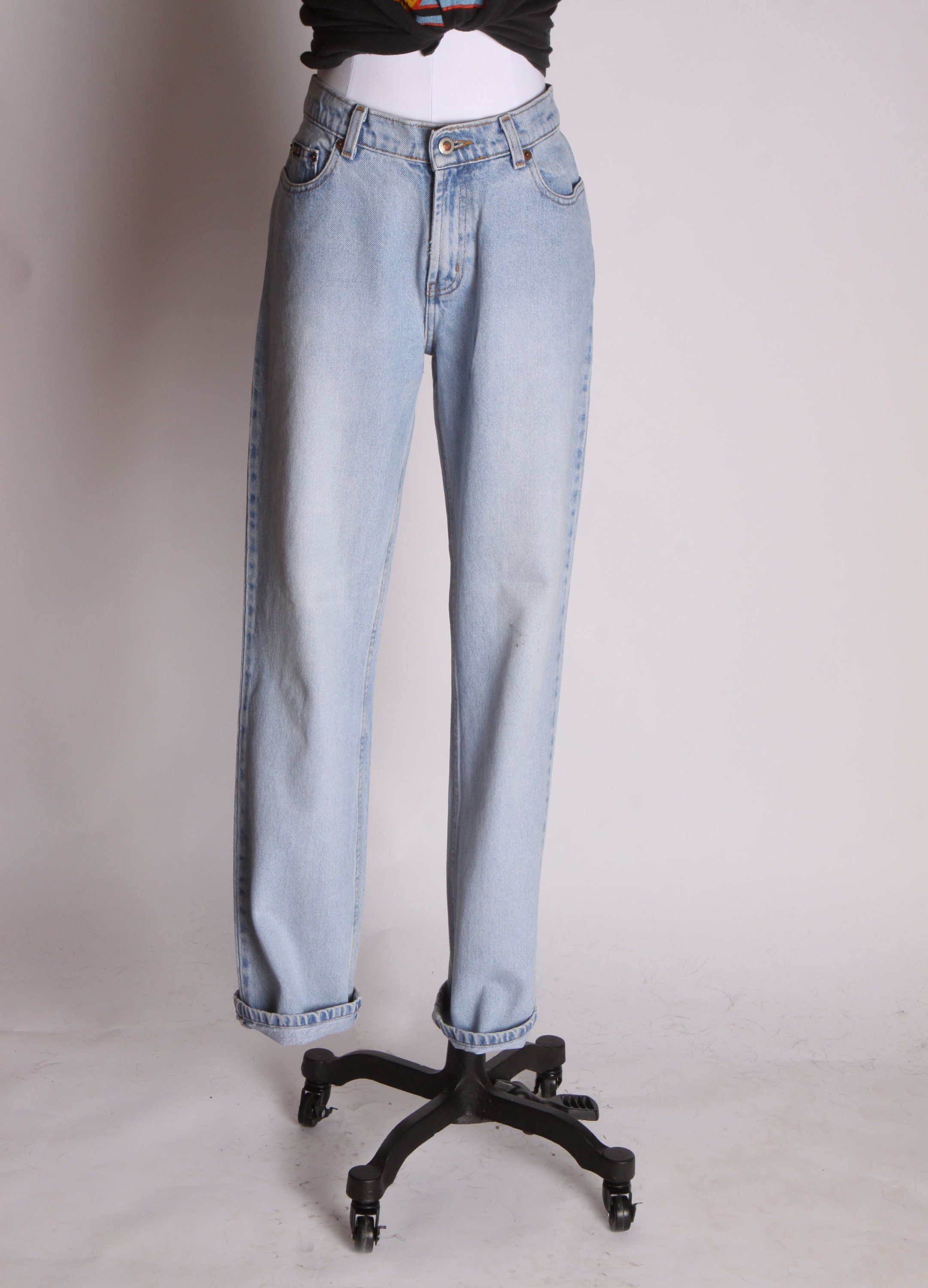 black denim mom jeans