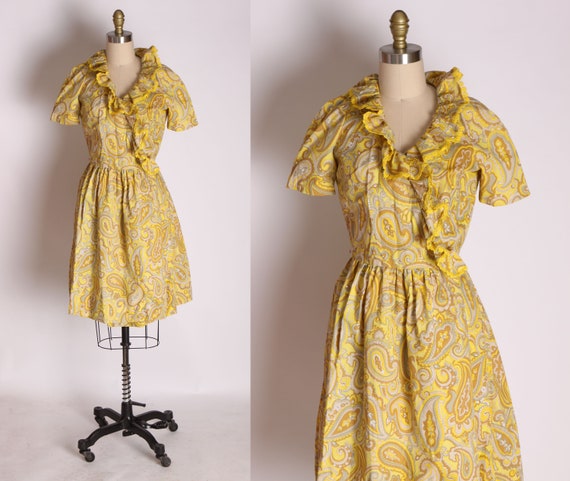 1960s Mustard Yellow and Tan Paisley Print Ruffle