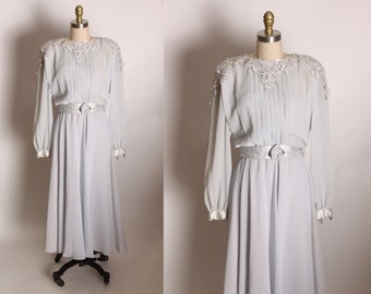 Late 1970s Light Gray Purple Long Sleeve Draped Floral Lace Collar Dress by Ursula of Switzerland -M-L