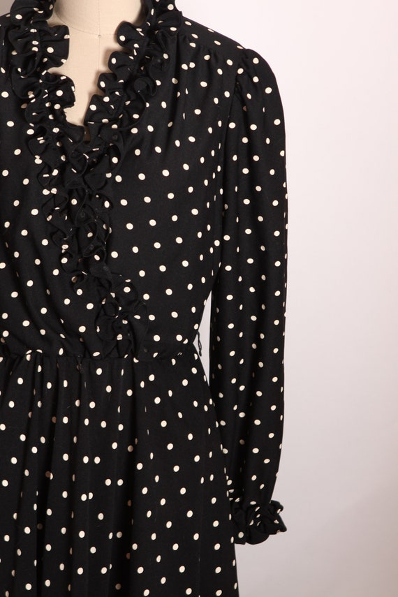 1970s Black and Cream Polka Dot Ruffle Collar V N… - image 4