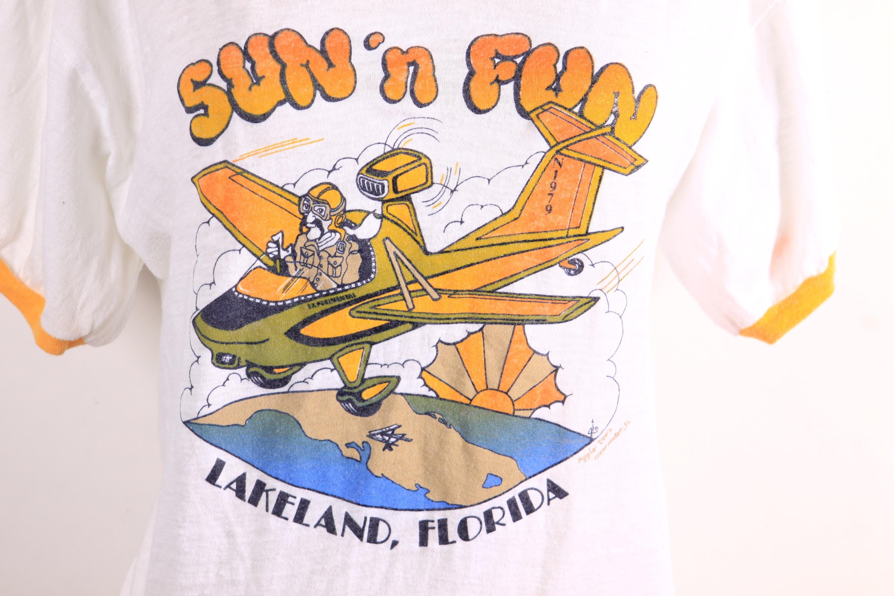 ヴィンテージ サン アンド ファン Tシャツ、レイクランド フロリダ、空 