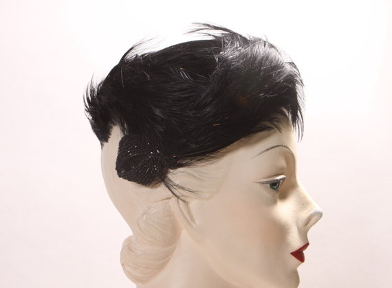 1950s Black Feather and Velvet Swirl Casque Forma… - image 7