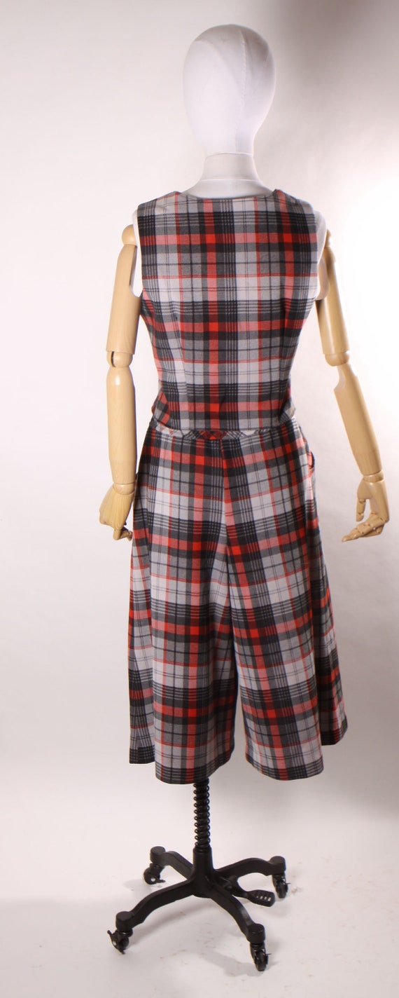 1970s Red, Gray and Black Plaid Sleeveless Button… - image 8