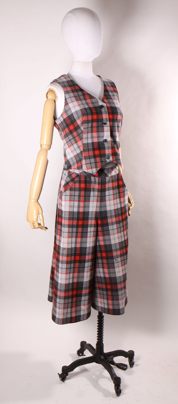 1970s Red, Gray and Black Plaid Sleeveless Button… - image 5