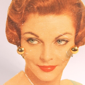 1950s 1960s Gold Tone Circle Clip On Earrings