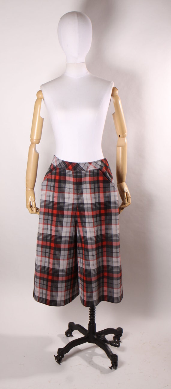 1970s Red, Gray and Black Plaid Sleeveless Button… - image 2