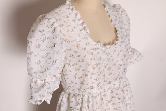 1970s White and Pink Floral Eyelet Lace Short Sle… - image 7