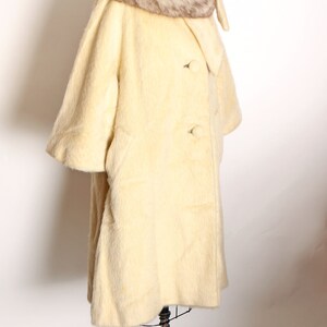 1950s 1960s Cream Off White Fuzzy Mohair Gray and White Fox Fur Collar Scarf Wrap Swing Coat by Lilli Ann XL image 7