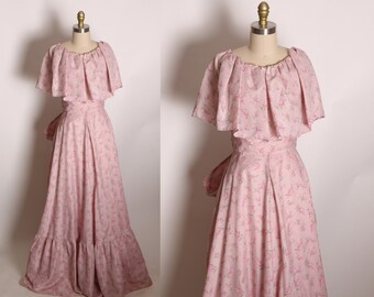 1970s Dusty Rose Light Pink Floral Ruffle Scoop Neck Full Length Bow Detail Formal Prom Pageant Dress -XS