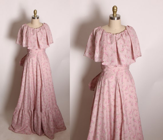 1970s Dusty Rose Light Pink Floral Ruffle Scoop Neck Full Length Bow Detail Formal Prom Pageant Dress -XS