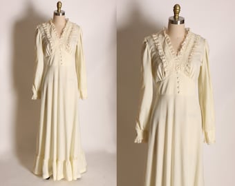 1970s Cream Long Sleeve V Neck Ruffle Neckline Gunne Sax Style Cottagecore Prairie Dress -M