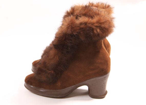 1940s Brown Velvet and Brown Fur Trim High Heel Pumps Winter  display picture 1