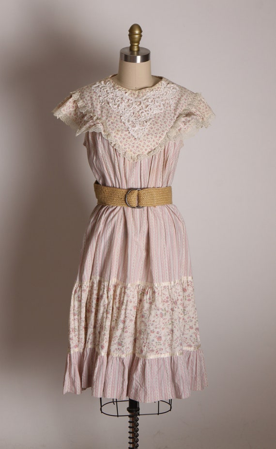 1970s Pink and Tan Floral White Embroidered Lace … - image 2