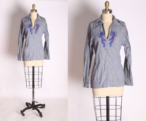 1970s Light Blue Denim Pointed Collar Novelty Chin