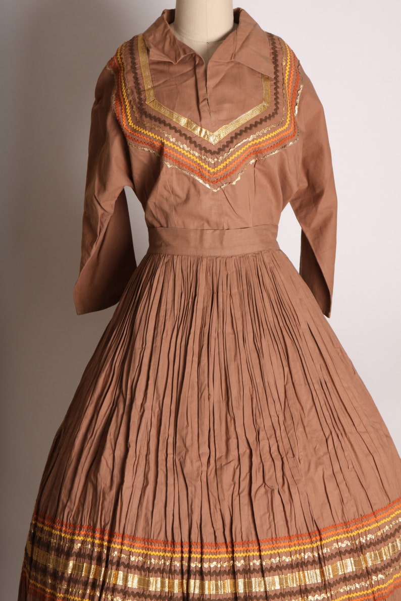 1950s Light Brown, Copper and Gold Soutache Ric Rac Trim 3/4 Length Sleeve Blouse with Matching Pleated Skirt Two Piece Patio Outfit S image 5