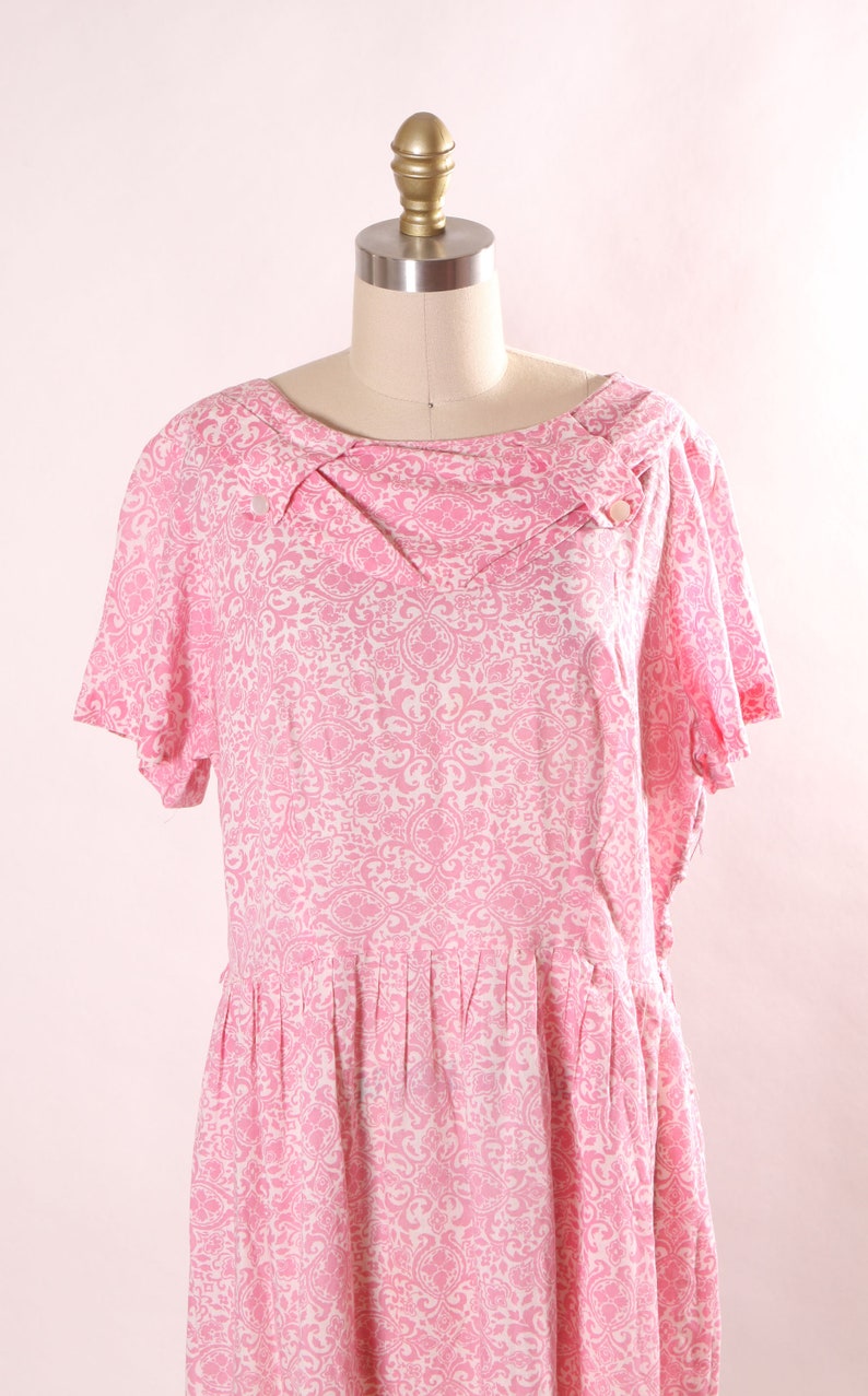1960s Pink and White Swirl Short Sleeve Button Detail Plus Size Volup Dress by Sears 1XL image 2