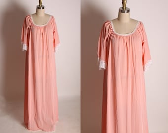 1960s Pink Half Sleeve White Lace Trim Full Length Night Gown -1XL