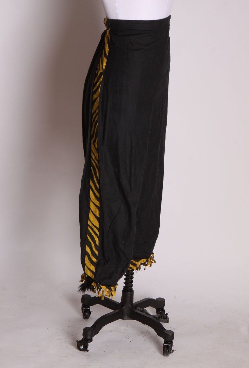 1950s Deep Black Savage Jungle Tiger Print Sequin and Fringe Edge High Waisted Capri Pants L