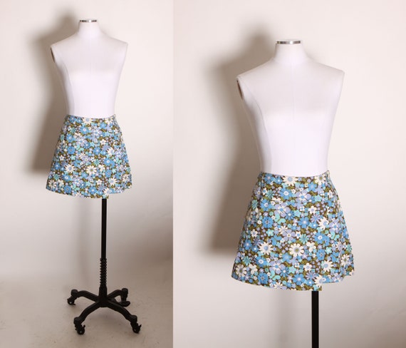 Late 1960s Early 1970s Blue and White Flower Power Floral Mini Skirt Skort -L