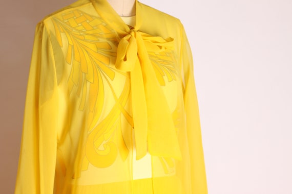 1960s 1970s Yellow Polyester and Chiffon Accordio… - image 4