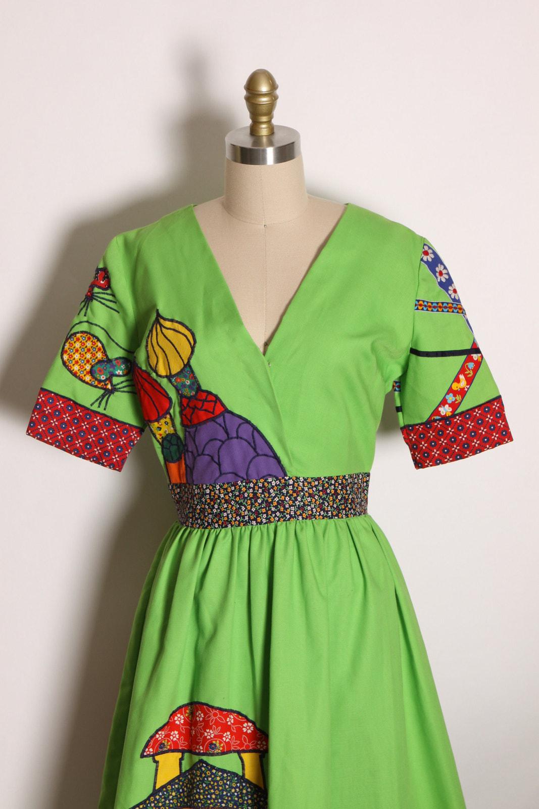 1960s Embroidered Patchwork Dress – Taj Mahal Novelty Art, Size