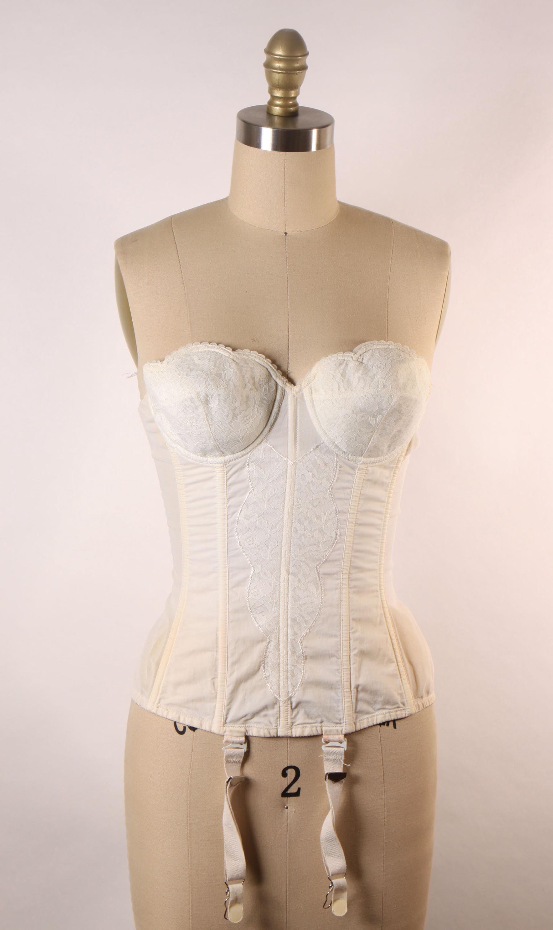 今期新品　Ameri VINTAGE MODUALL LACE BUSTIER Ameri（アメリ）の「MODUALL LACE BUSTIER（シャツ/ブラウス