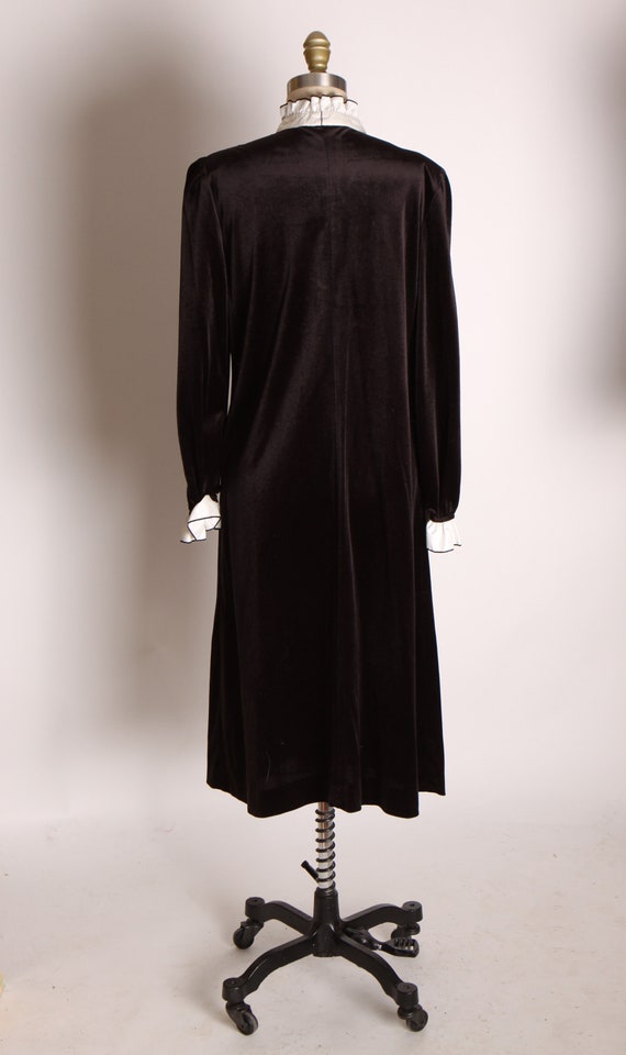 1970s Black Velvet Long Sleeve White Ruffle Colla… - image 6