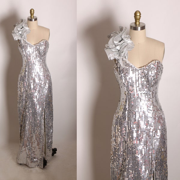SEQUIN SLIT TWO-PIECE SUIT IN METALLIC SILVER