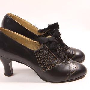 1930s Art Deco Black Lace Up Gothic Pointed Toe Pumps High Heels