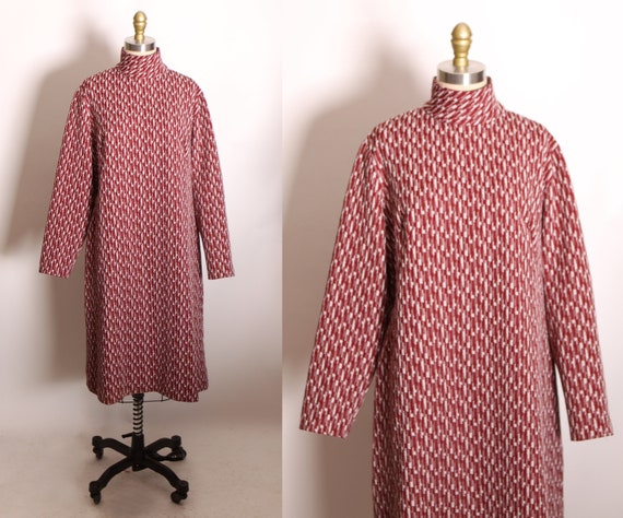 Late 1960s Early 1970s Burgundy and White Flecked Double Knit Polyester Long Sleeve Shift Dress -1XL