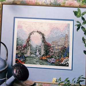 The Rose Arbor Cottage Buch 2 von Thomas Kinkade Vintage Cross Stitch Pattern Leaflet 1998