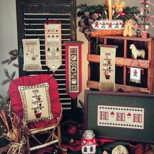 Country Christmas With Beads & Buttons By Mill Hill Vintage Beaded Cross Stitch Pattern Leaflet 1994