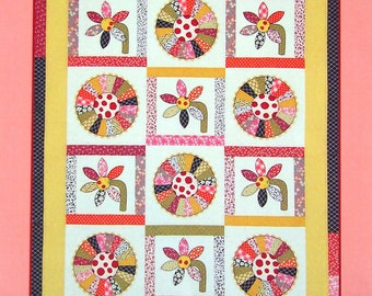 Paper Plates By Quilt Soup Pattern Co. Appliqued And Pieced Wall Hanging Quilt Pattern Packet 2007