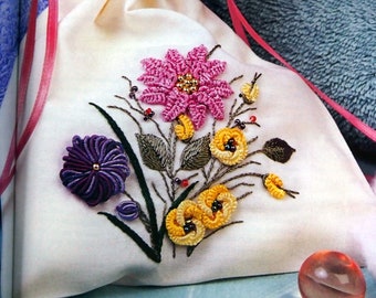 Create & Decorate - Needlework And Craft Pattern Magazine 2001