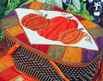Hooked On Wool - Rugs, Quilts And More Paperback Rug Hooking, Quilting And Wool Applique Embroidery Pattern Book 2006