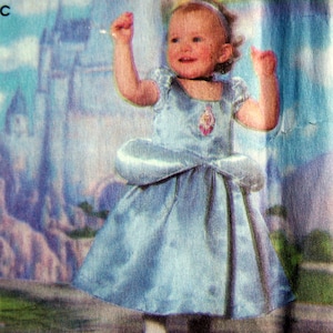 Toddler&#39;s Costumes Disney Princess Size 1/2, 1, 2, 3 And 4 Simplicity 5402 Uncut Sewing Pattern 2003