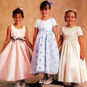 Kinder- und Mädchenkleid Größe 3, 4, 5 McCall&#39;s 2607 Vintage Uncut Schnittmuster 2000