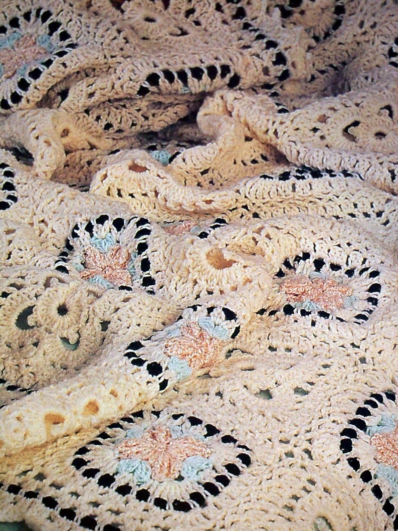 Victorian Flowers by Virginia Christopherson and Annie's Crochet Quilt