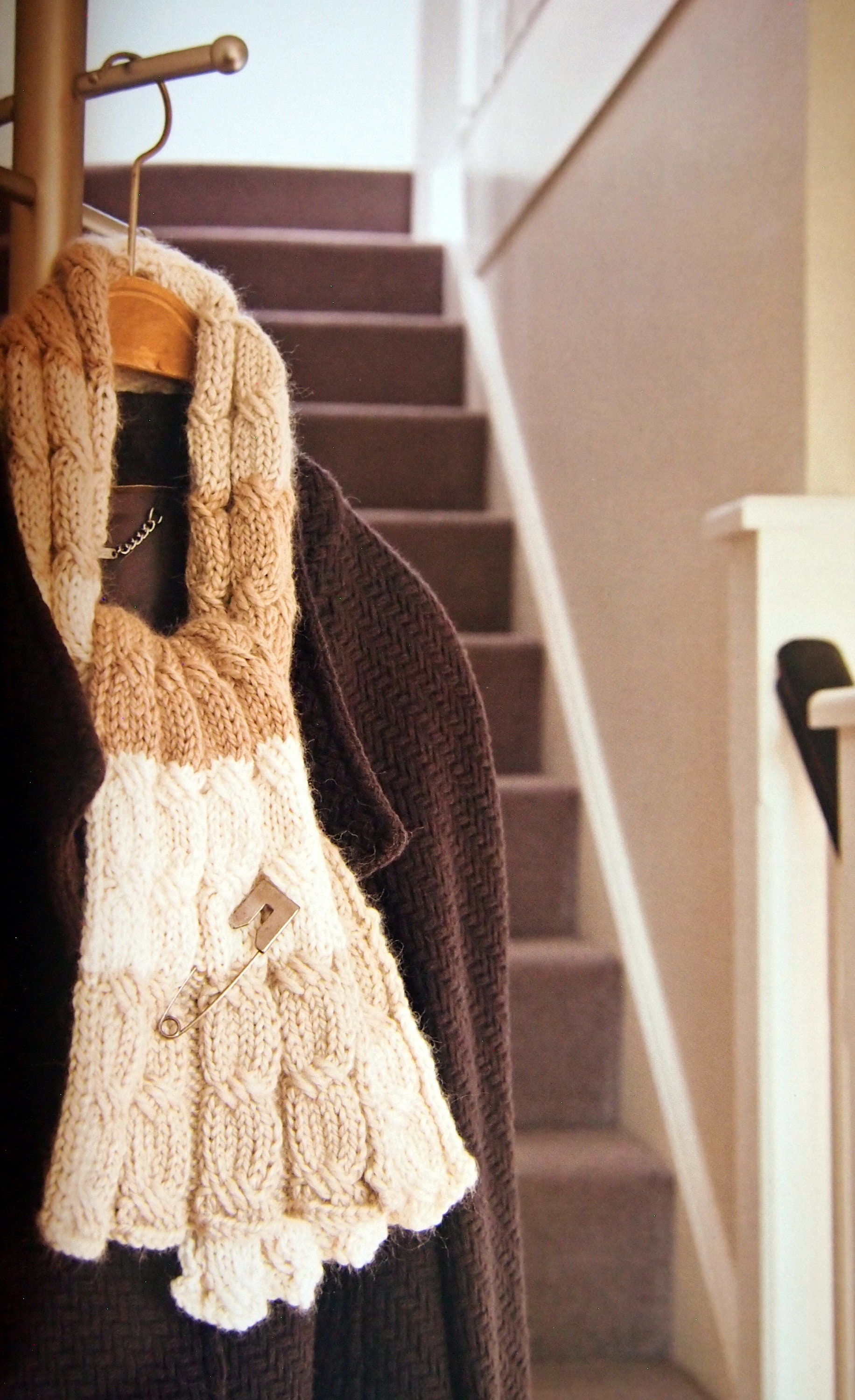 The Very Easy Guide to Cable Knitting by Lynne Watterson Paperback ...