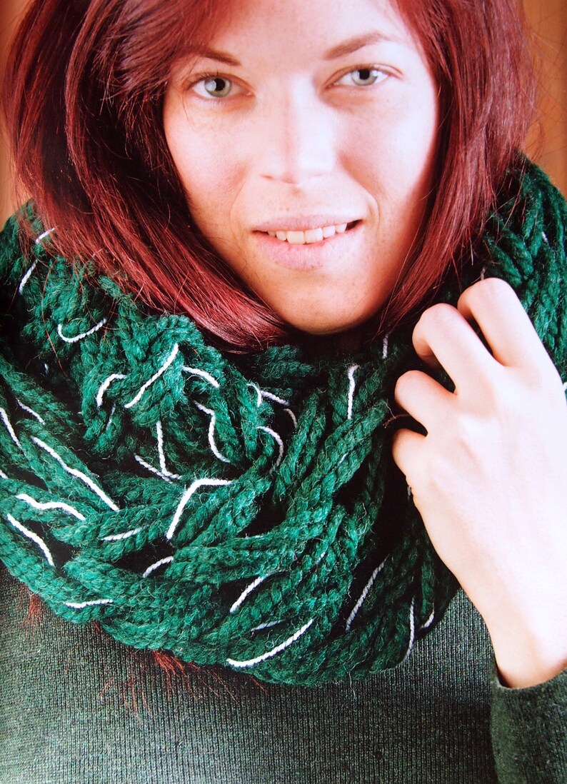 Arm Knitting - How to Make A 30-minute Infinity Scarf and Other Great ...