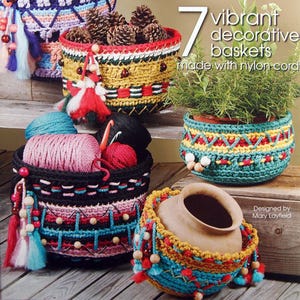 Ureinwohner-Körbe - 7 lebendige dekorative Körbe aus Nylonschnur von Mary Layfield und Annie's Attic Crochet Pattern Leaflet 2002